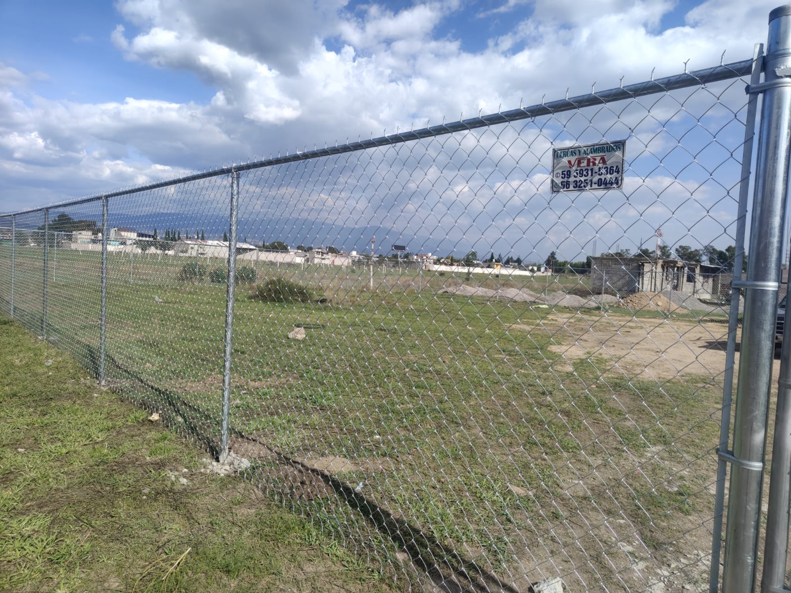 Malla ciclónica para protección perimetral industrial