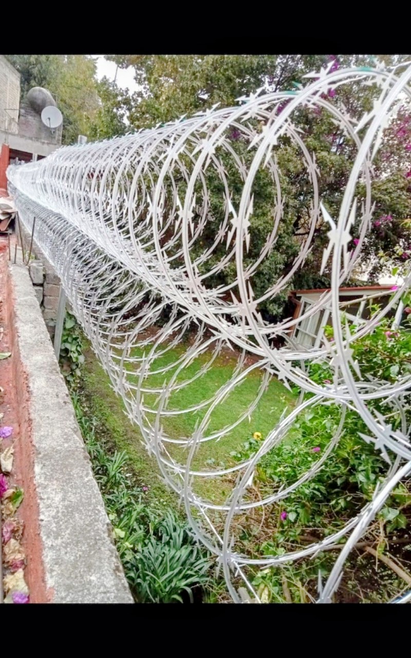 Cerca con concertina de seguridad